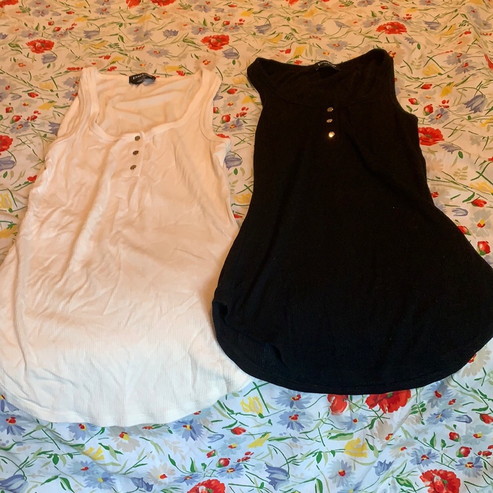 XS black/off white button Bebe ribbed tanks